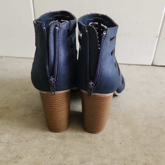 Indigo Rd Blue block Heeled Sandals with Faux Leather Cutout Design Womens 10 - Picture 4 of 8
